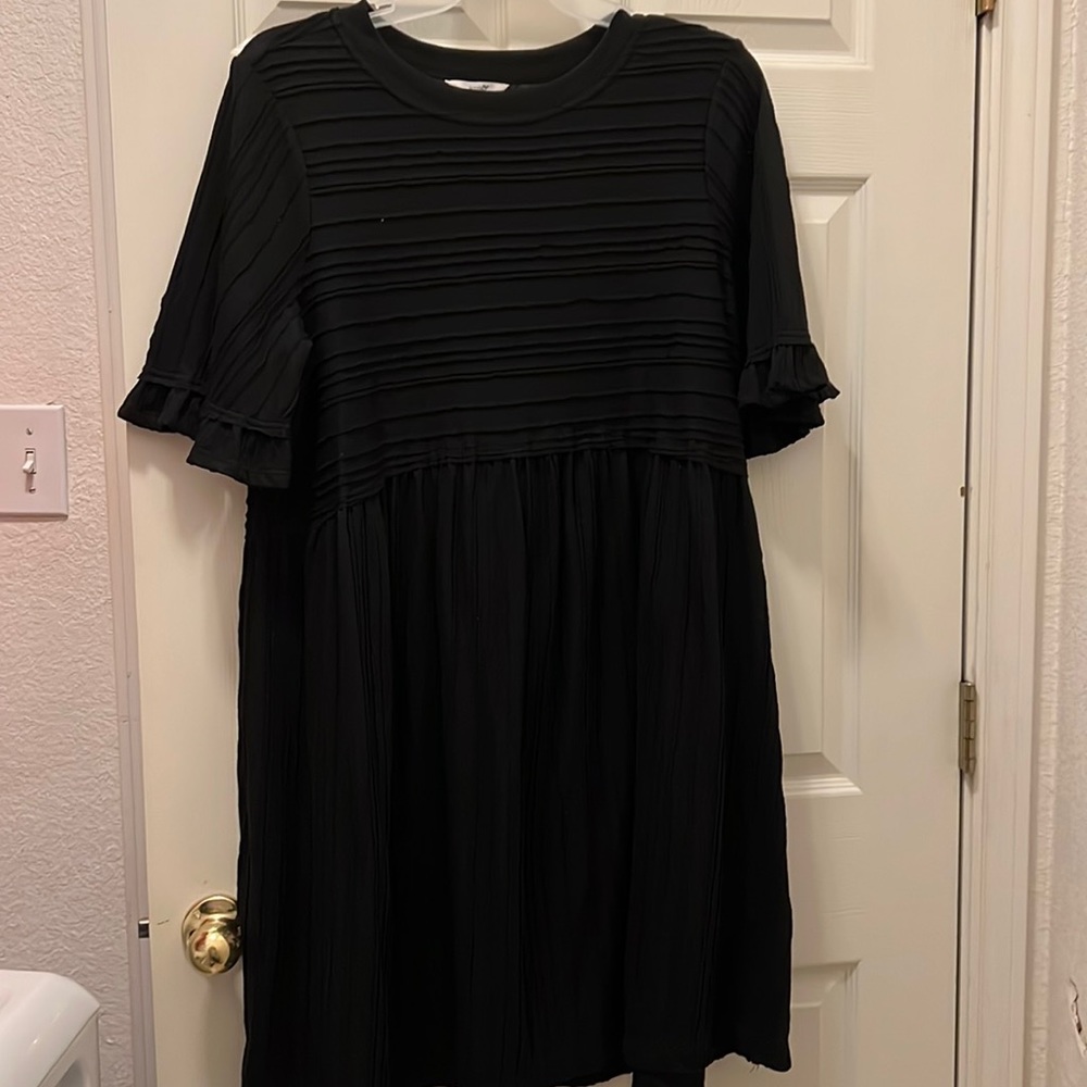 Terra and sky ox. Perfect condition. The textile of the makes it look so elegant